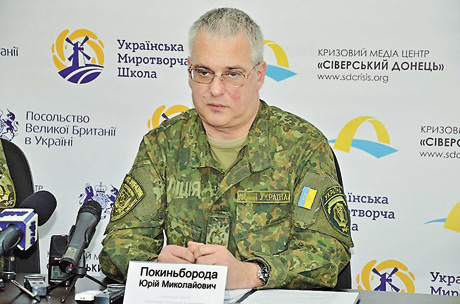 Начальник Головного управління Національної поліції в Луганській області Юрій Покиньборода виступив з ініціативою про проведення віче та звітності на ньому представників нової поліцейської служби перед людьми. Фото надане прес-службою ГУ Національної поліції